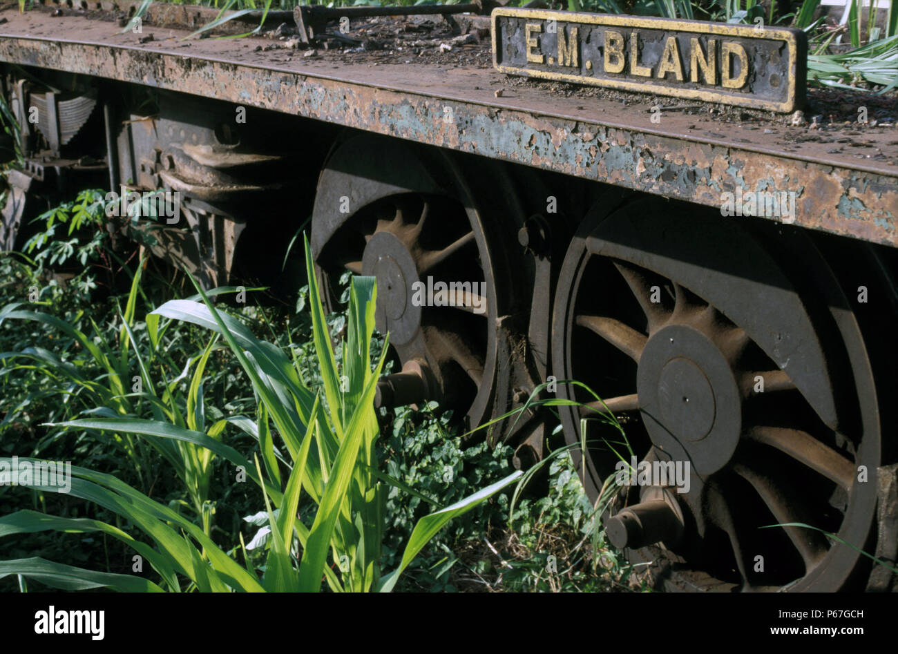 Capannone di Kumasi Ghana martedì 18 giugno 1985 con dettaglio di Vulcan Foundry 130 Classe 4-8-2 EM blando. La caldaia rimosso per l'uso in una vicina segheria e l Foto Stock