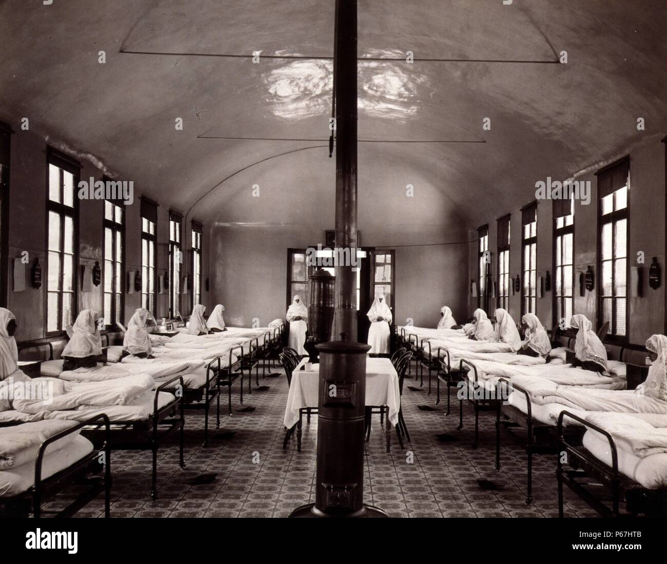 La tubercolosi ward dell'Ospedale Hasköy per le donne; Istanbul; Turchia 1900 Foto Stock