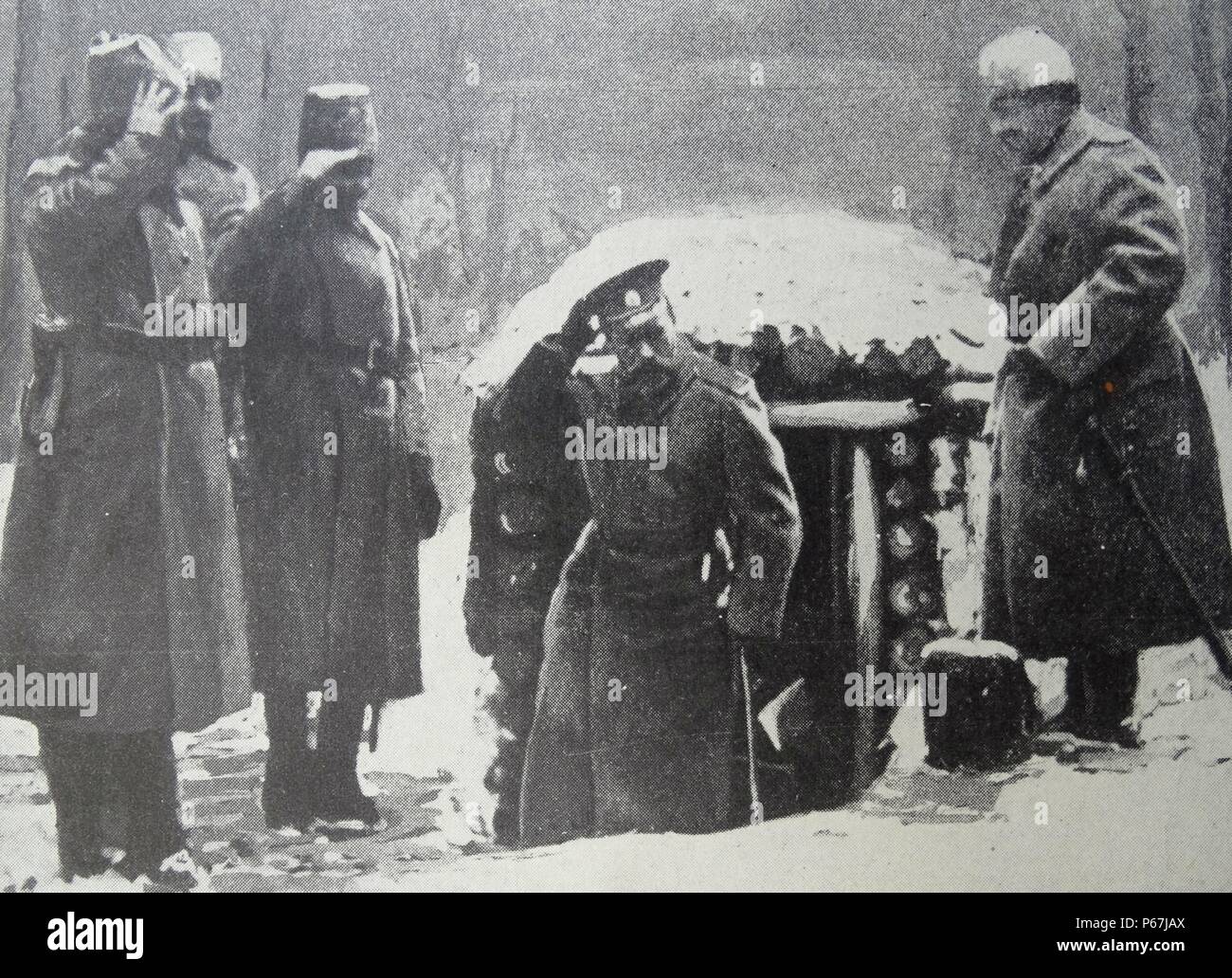 Lo Zar Nicola II di Russia in prima linea nella guerra mondiale uno 1916 Foto Stock