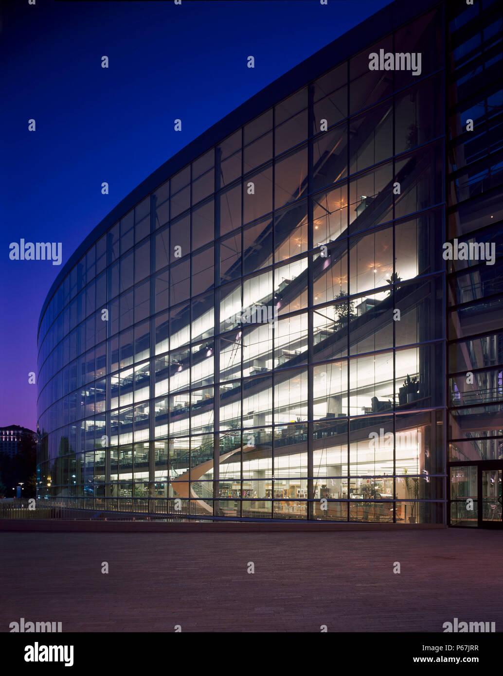 Esterno vista del tramonto di Salt Lake City biblioteca pubblica. Utah. Stati Uniti d'America. Foto Stock