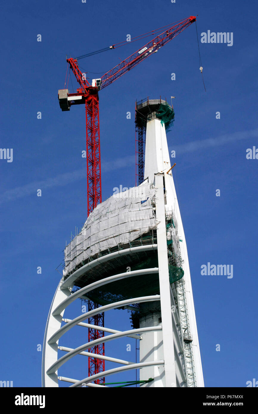 La Spinnaker Tower (più alto la visualizzazione pubblica torre nel Regno Unito) è un multi-milioni di millennio del Regno Unito Commissione sponsorizzato il progetto che mira a trasformare la w Foto Stock