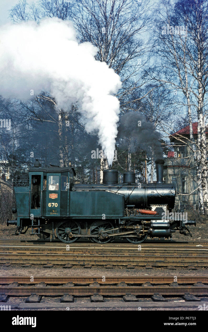 Le operazioni di smistamento a Kouvola cantieri su gio 12 aprile 1972 erano i capi delle ferrovie finlandesi di VR1 Classe 0-6-0T No.670. Il veterano ha costruito in Ger Foto Stock