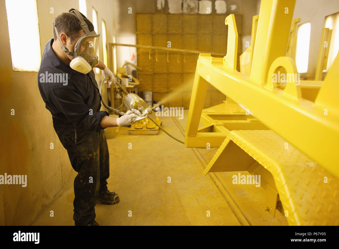 Cabina di verniciatura, Heavy Equipment Factory, Ontario, Canada Foto Stock