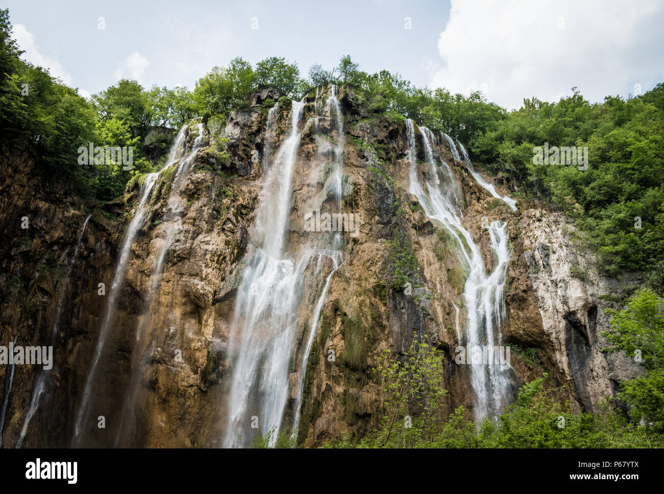 La grande cascata presso il Parco Nazionale di Plitvice, Croazia. Foto Stock