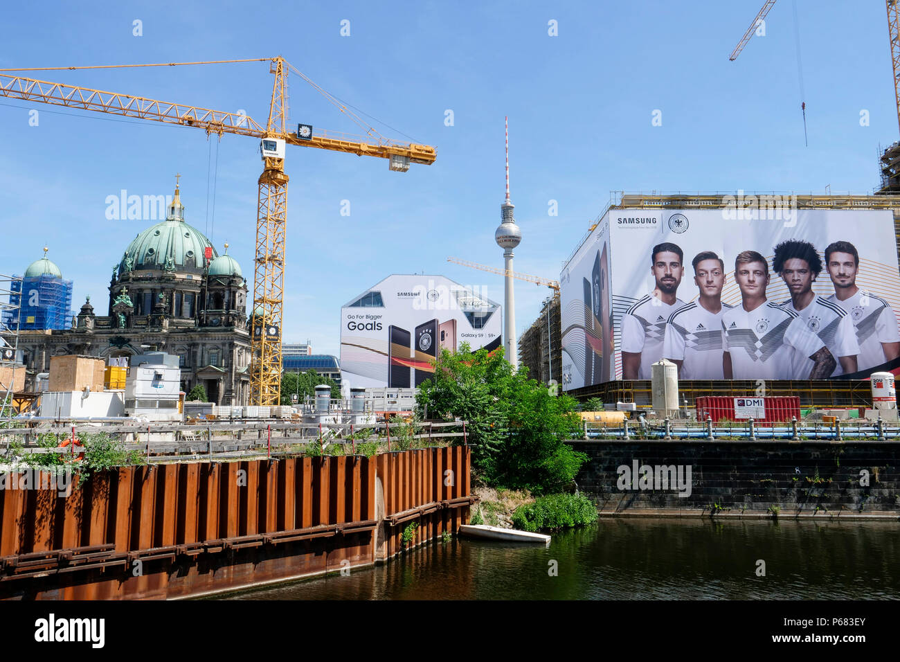 Germania, Berlino, grande annuncio Samsung con il tedesco di calcio durante il campionato del mondo FIFA 2018 in Russia Foto Stock