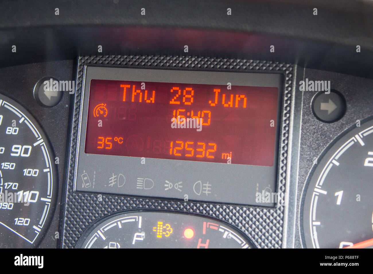 Barnard Castle, nella contea di Durham Regno Unito. Giovedì 28 Giugno 2018. Regno Unito Meteo. Temperature hit 35deg C questo pomeriggio in Inghilterra settentrionale. Credito: David Forster/Alamy Live News Foto Stock