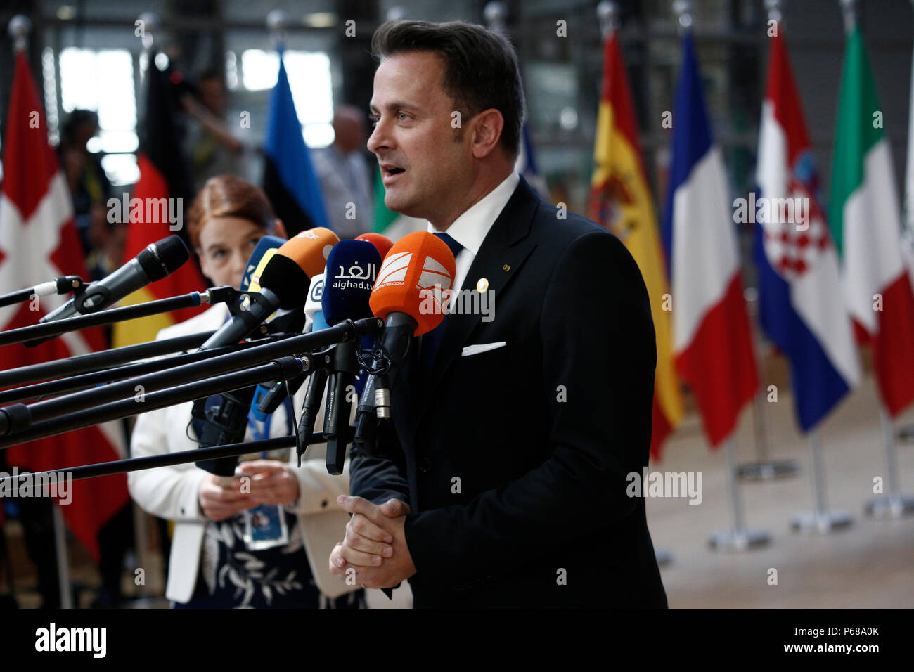 Bruxelles, Belgio su Jun. 28, 2018. Primo ministro del Lussemburgo, Xavier Bettel arriva per un incontro con i dirigenti dell'Unione europea. Foto Stock