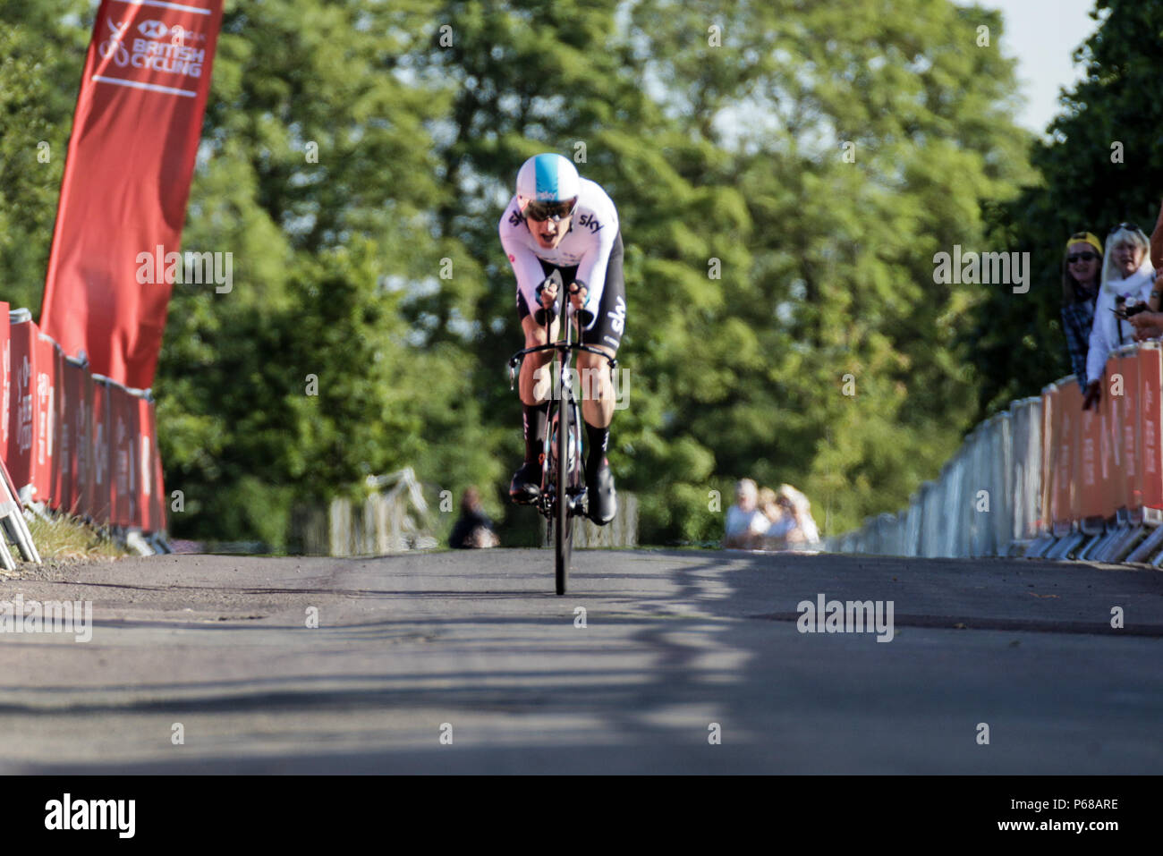 Northumberland, Regno Unito. Il 28 giugno, 2018. Geraint Thomas di Team Sky attraversa la linea per essere incoronato campione nazionale di Elite gara Mens Credito: Dan Cooke Credito: Dan Cooke/Alamy Live News Foto Stock