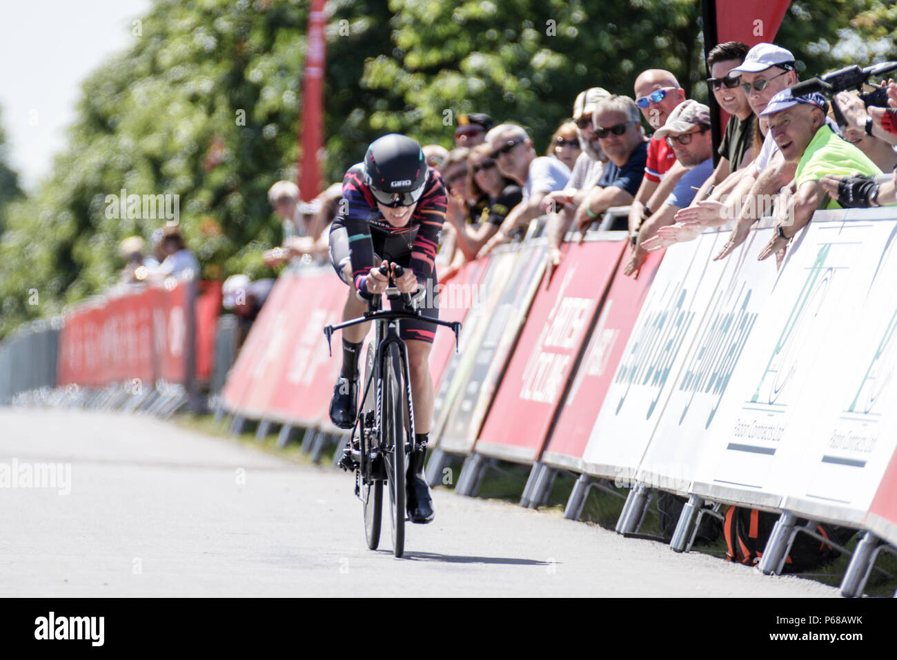 Northumberland, Regno Unito. Il 28 giugno, 2018. Hannah Barnes del canyon // SRAM RACING prende l'oro in Elite Womens gara Credito: Dan Cooke Credito: Dan Cooke/Alamy Live News Foto Stock