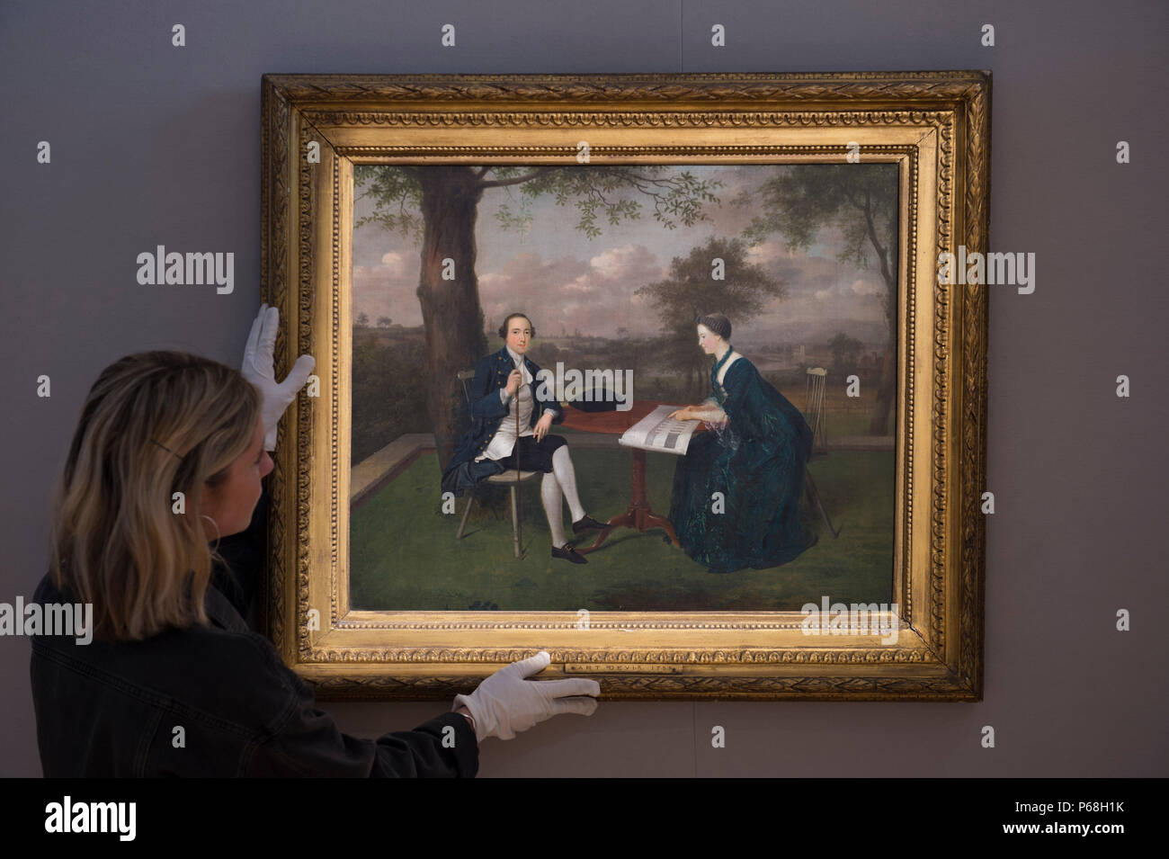 Bonhams New Bond Street, Londra, Regno Unito. 29 Giugno, 2018. James, ventesimo Conte di Kildare e sua moglie da Arthur Devis (1711-1787), stimato a £ 80,000-120,000 nei vecchi maestri vendita anteprima. Dipinto in 1753, il lavoro mostra il futuro 1° Duke of Leinster e sua moglie seduti nei motivi del cartone, sua moglie Emily tiene nelle sue mani i disegni per un nuovo ponte. . Il dipinto è uno dei cinque importanti opere vendute da The Duke of Leinster. La vendita avviene su Mercoledì 4 luglio 2018 a 2pm. Credito: Malcolm Park/Alamy Live News. Foto Stock