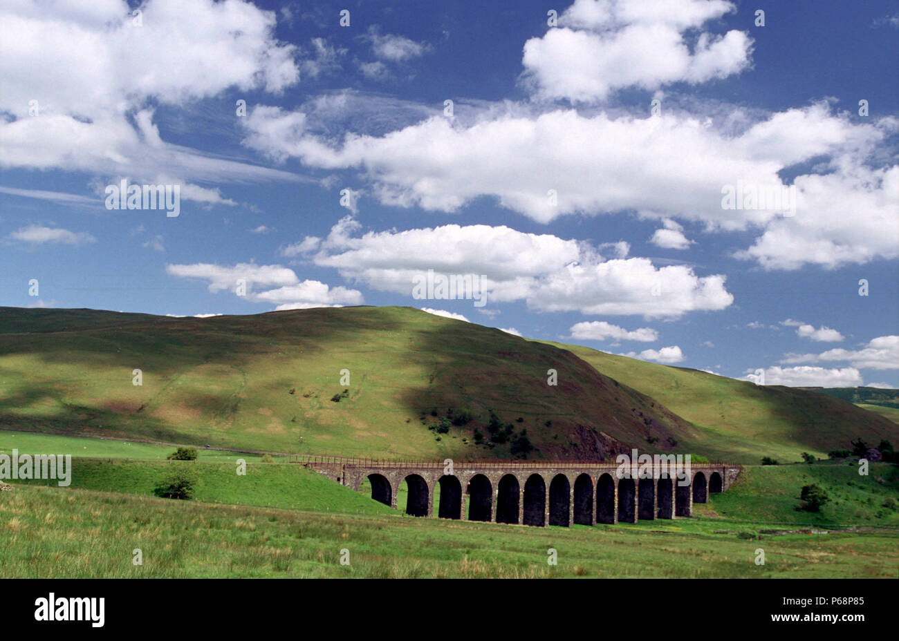 La pura magnificenza come Shankend viadotto sulla formalmente Waverley percorso tra Carlisle e Edinburgh è abitamised in questa vista. Foto Stock