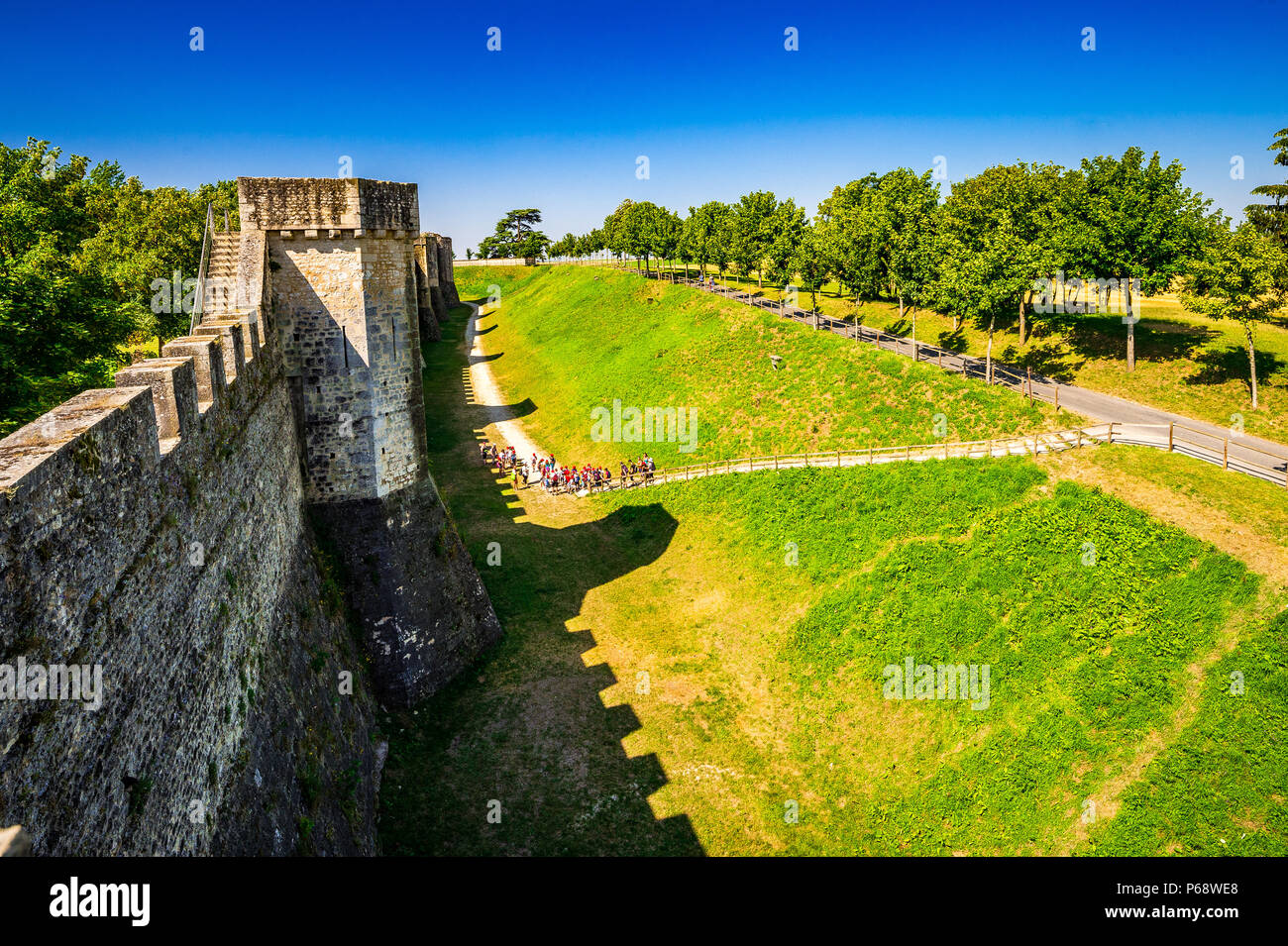 Il medievale cinta fortificata fu costruita nel XIII secolo a Provins, Francia Foto Stock