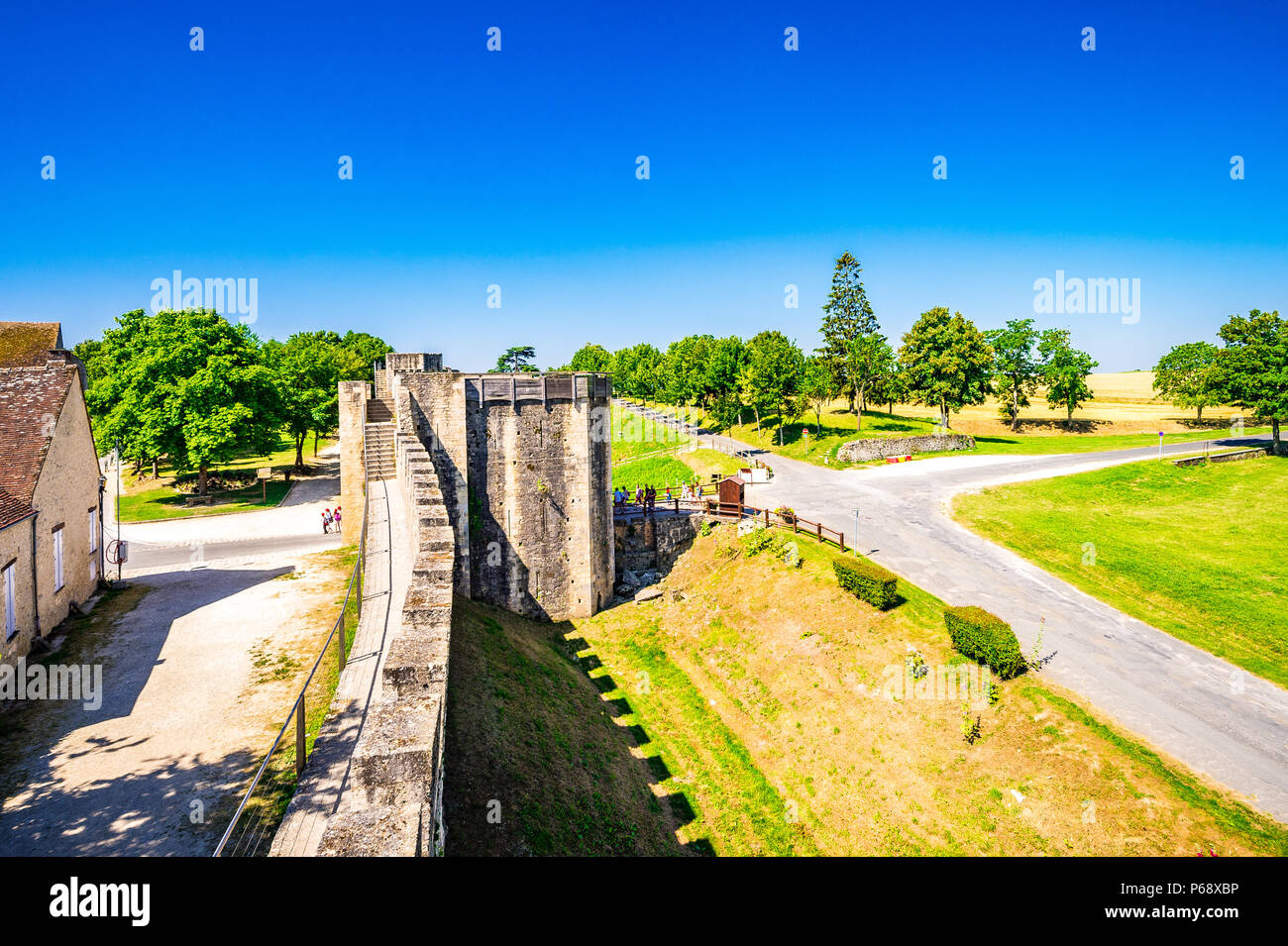 Il medievale cinta fortificata fu costruita nel XIII secolo a Provins, Francia Foto Stock