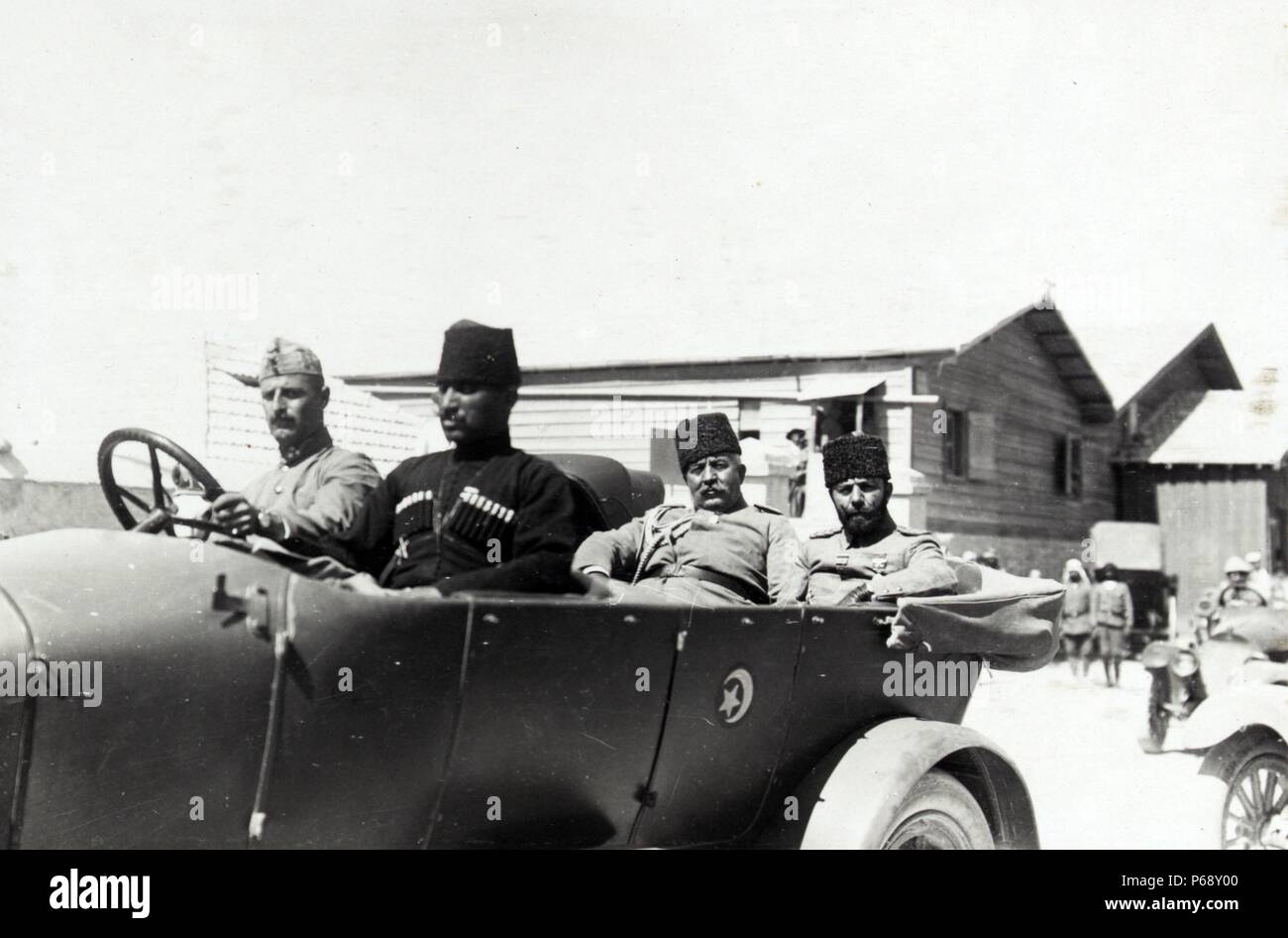 Fotografia di Izzat Pascià e Jamal pascià turco ottomana di comandanti militari in Palestina. Datata 1917 Foto Stock