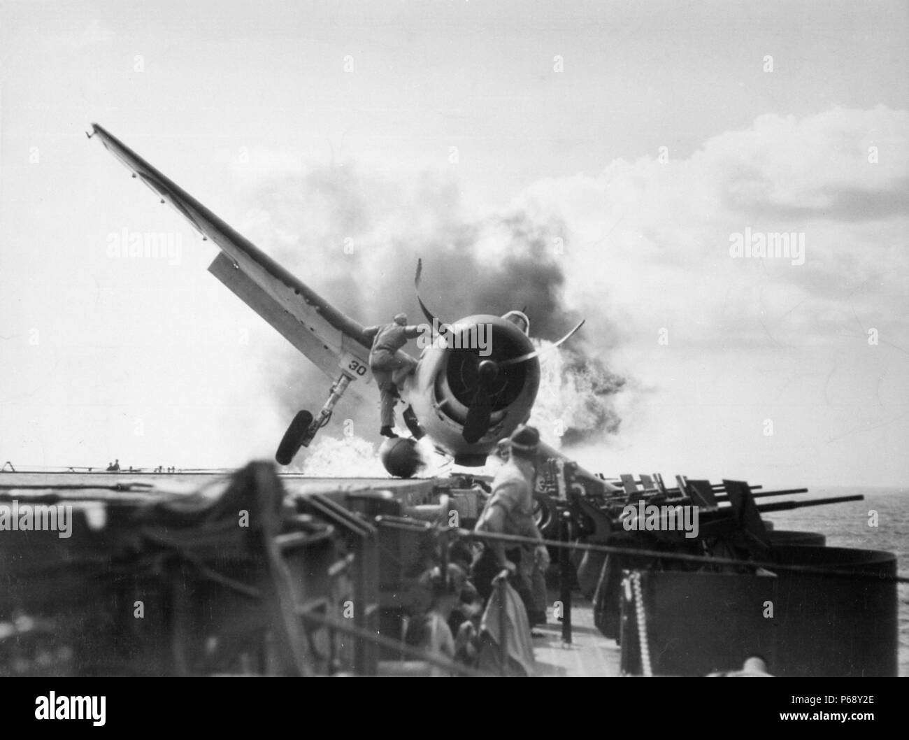 Fotografia del crash di F6F-3, USS Enterprise. Datata 1943 Foto Stock