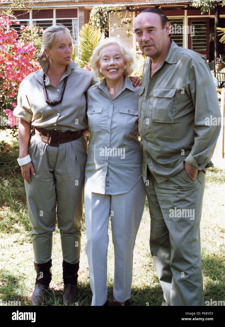 Desmond Morris con Sarah Kennedy e Michaela Deni a Nairobi in Kenya; per gli animali Roadshow sulla BBC TV, 1989. Foto Stock