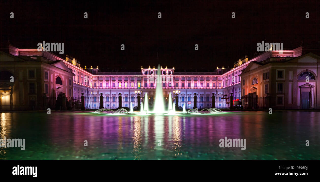 Colorato la Villa Reale di Monza con cielo scuro, Villa Reale di Monza, Lombardia, Italia, Europa Foto Stock