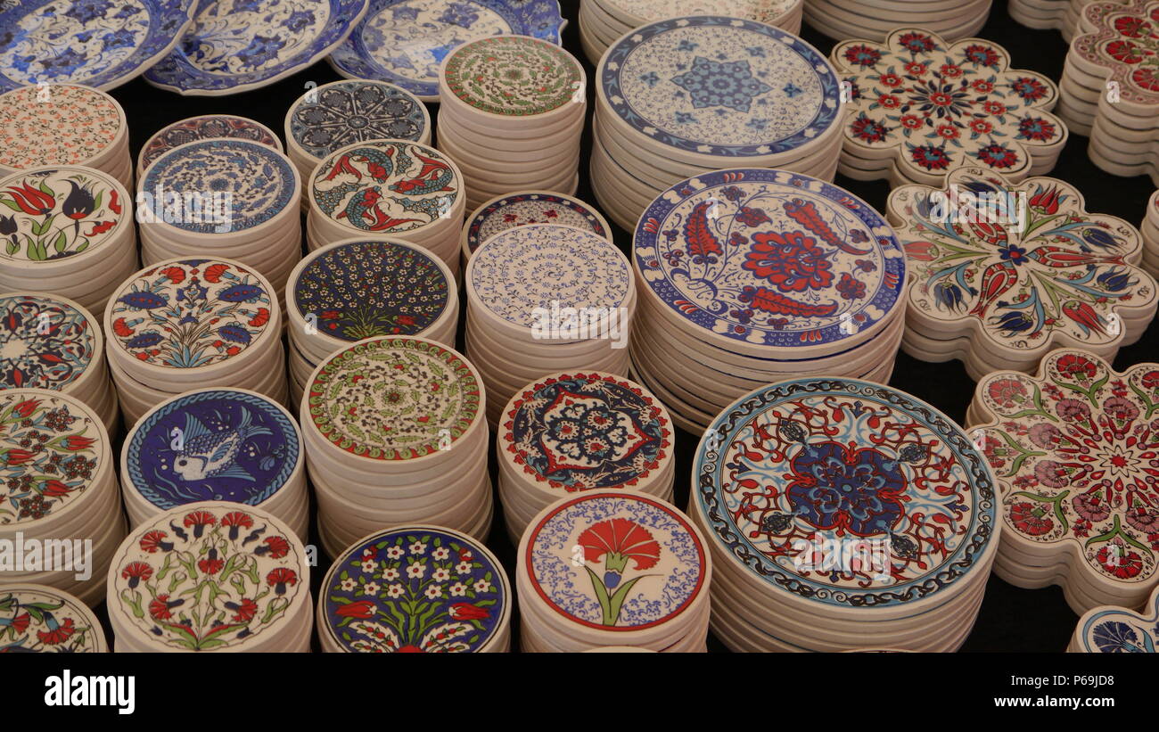 Sottobicchieri ceramica turca immagini e fotografie stock ad alta  risoluzione - Alamy