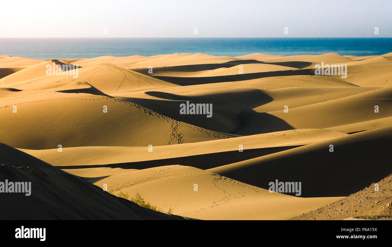 Le dune di sabbia da un mare Foto Stock