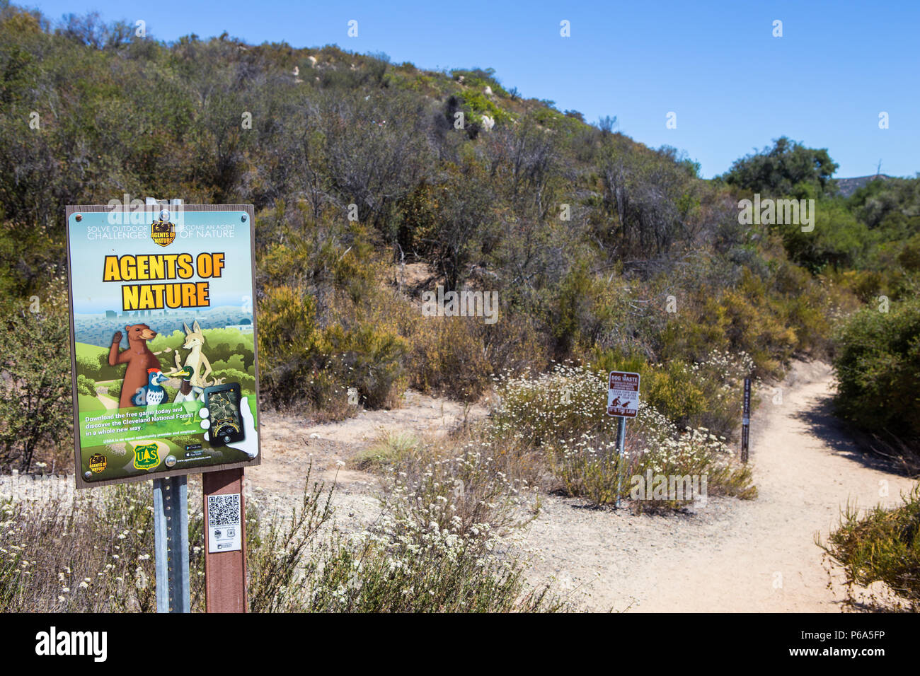 Segno per gli agenti di natura app utilizzata durante le escursioni. A San Juan Sentiero di loop in Cleveland National Forest Southern California USA Foto Stock