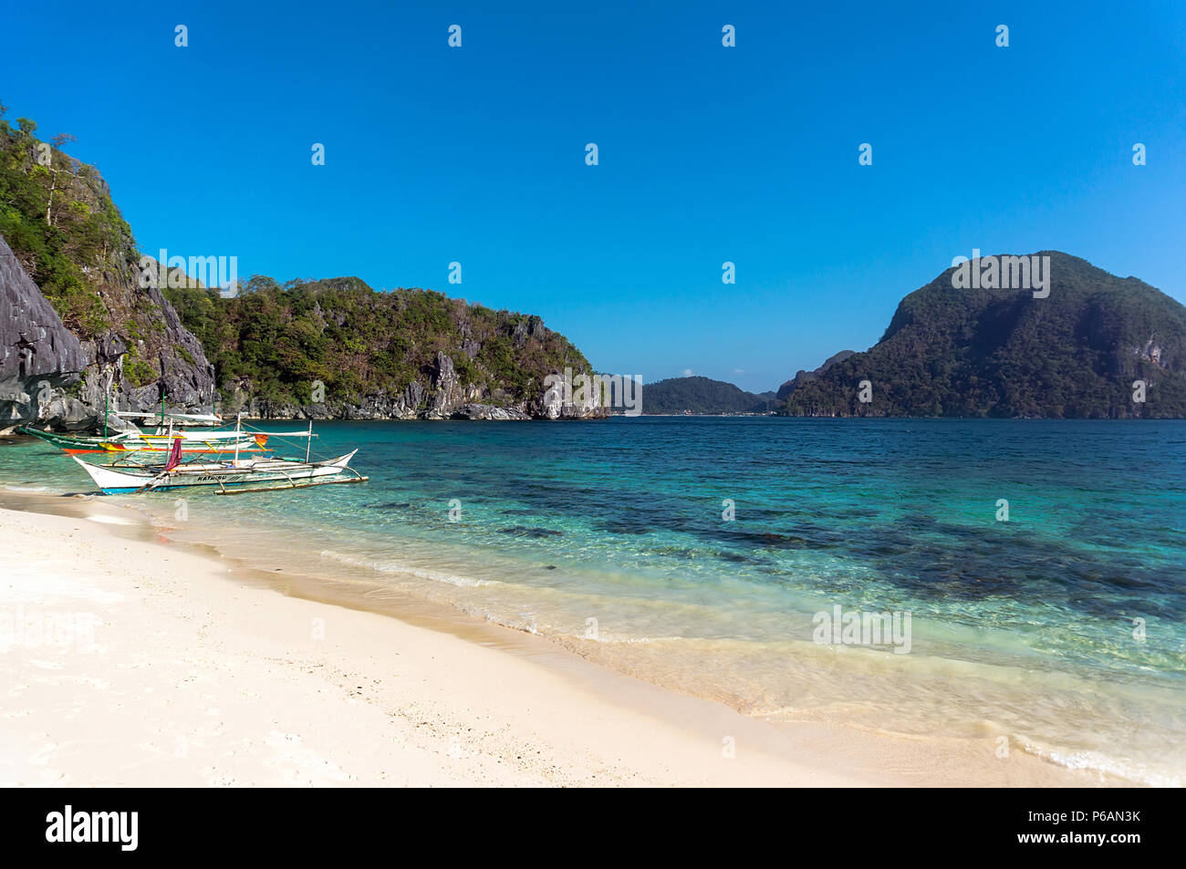 La sabbia bianca sulla spiaggia PALAWAN FILIPPINE senza persone Foto Stock