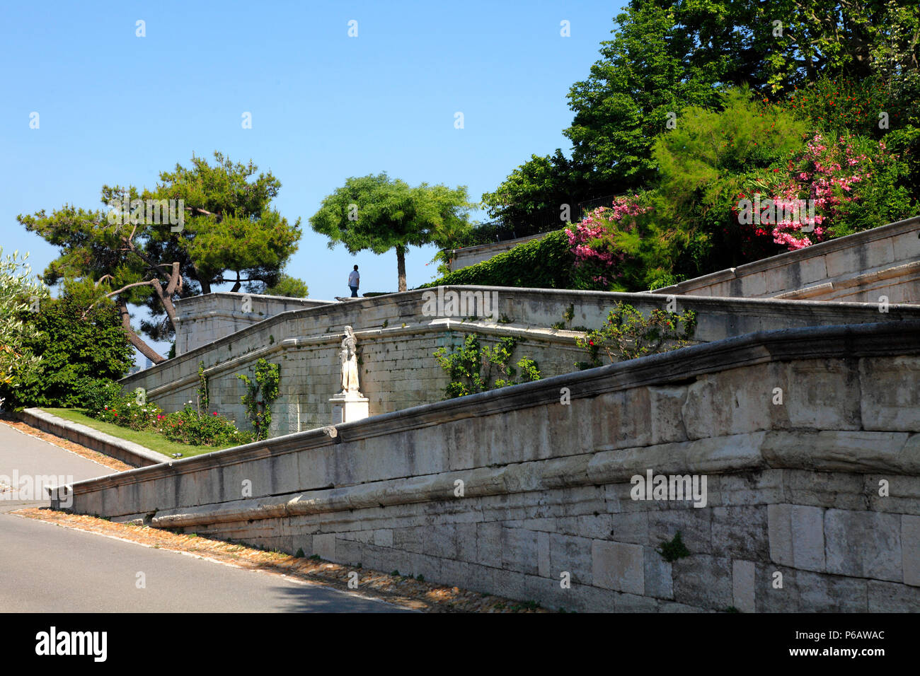 Francia, Provence Alpes Côte d'Azur, Vaucluse (84), Avignone, Doms garden Foto Stock