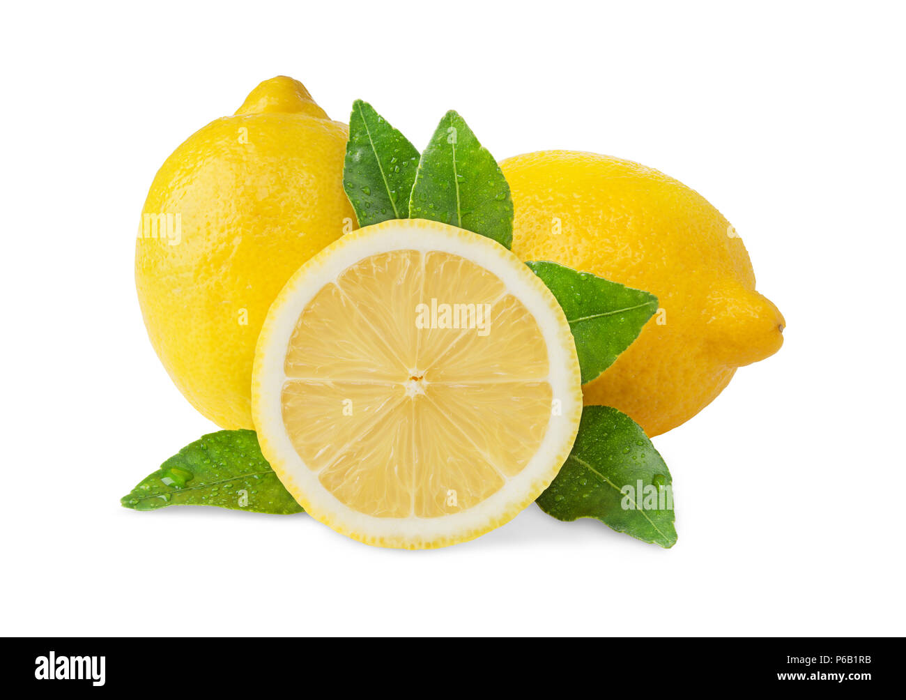 Gruppo di limoni freschi con foglie isolati su sfondo bianco Foto Stock