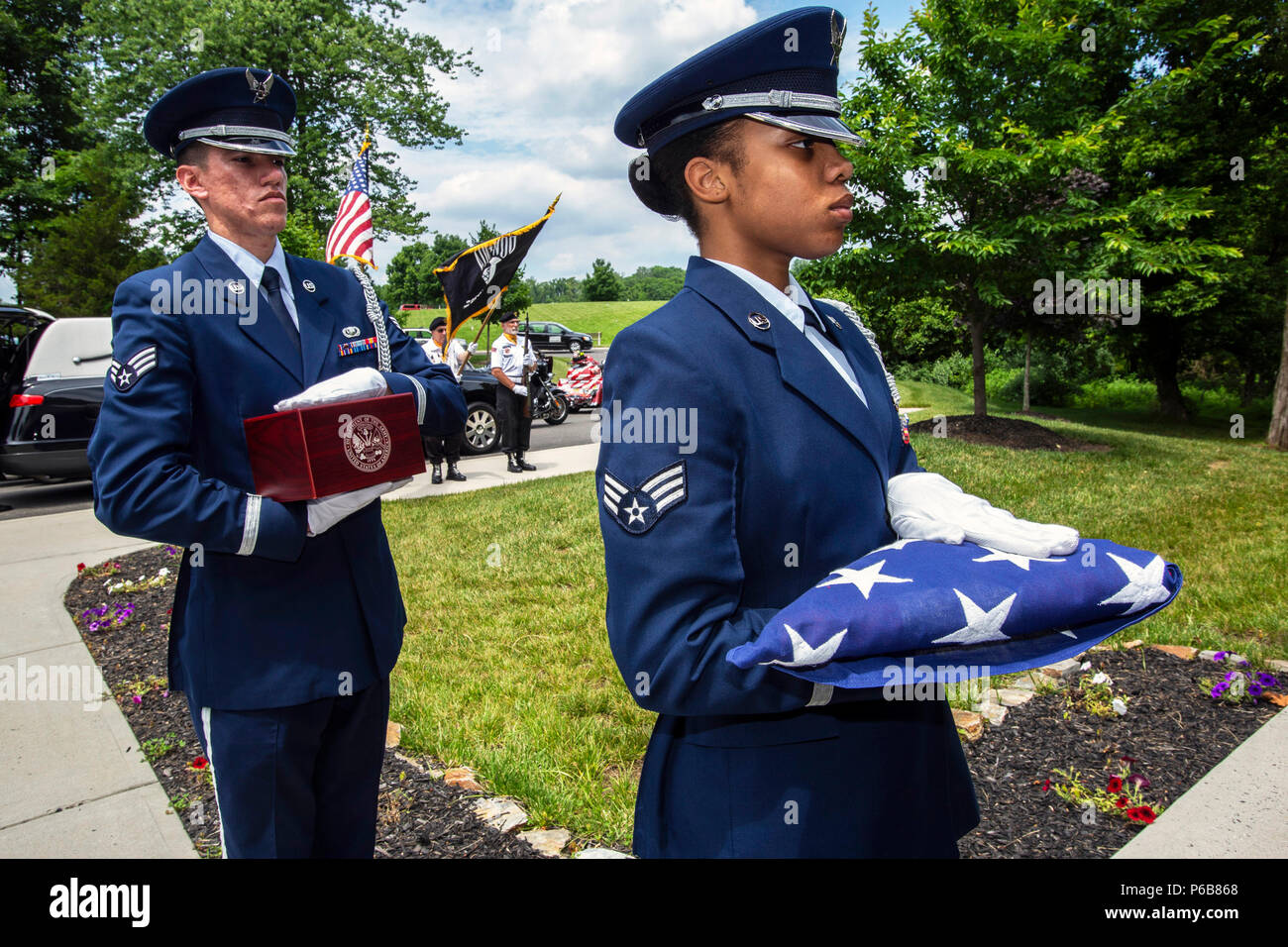 Bandeira De Jardim Veterano Veterano Americano De Poliéster - Foto 11