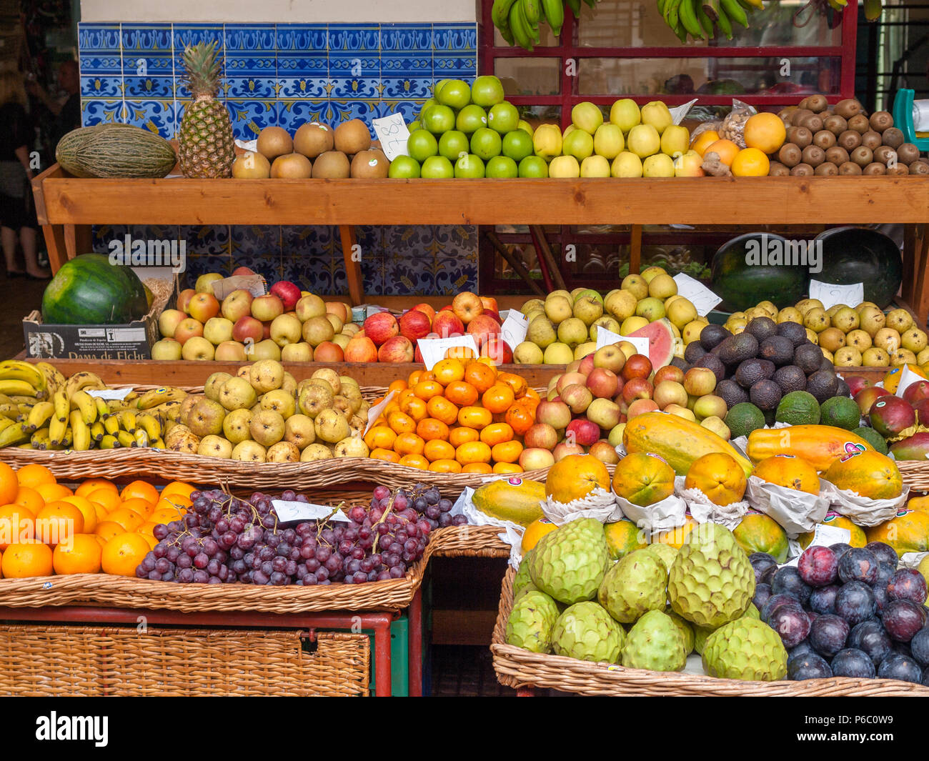 Colorate in stallo il mercato degli agricoltori, di Madera Foto Stock