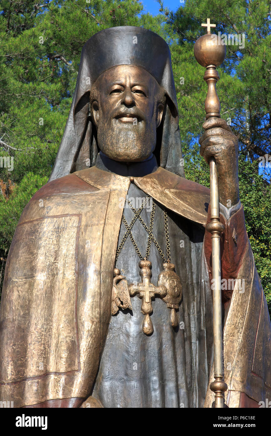 Statua di Arcivescovo Makarios III (1913-1977), primo presidente di Cipro (1960-1977) a Throni vicino il Monastero Kykkos, Cipro Foto Stock