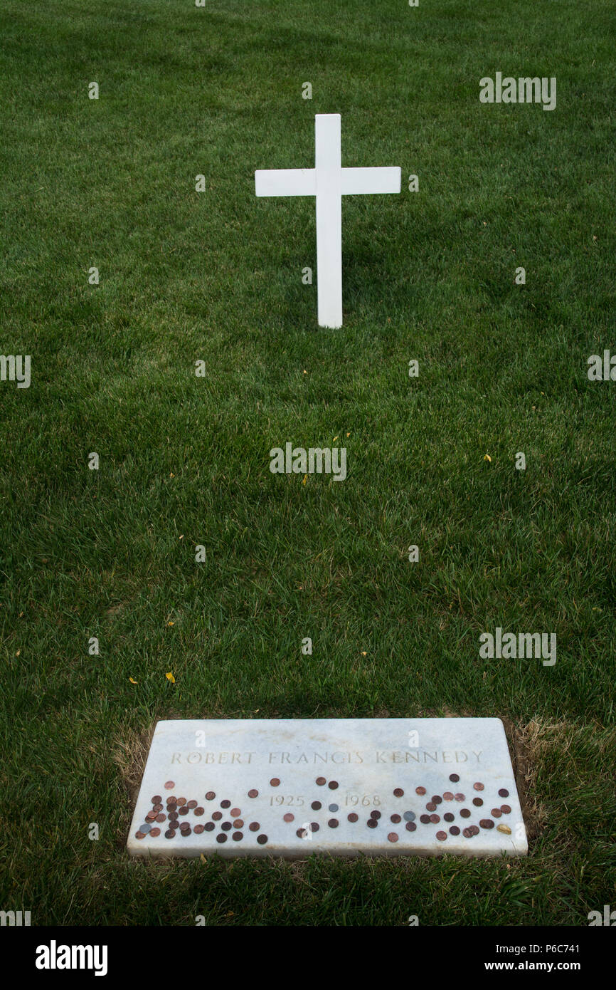 La tomba di Robert Kennedy, il Cimitero Nazionale di Arlington, Arlington, Virginia, Stati Uniti d'America Foto Stock
