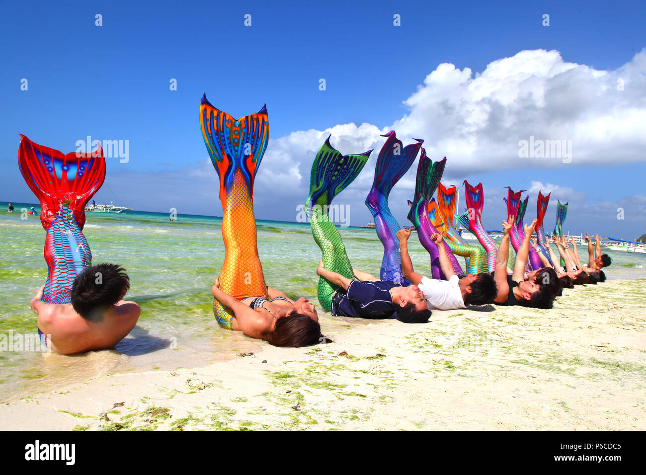 Filippine, Boracay Island. Spiaggia Bianca. Mermaid lezioni. Foto Stock