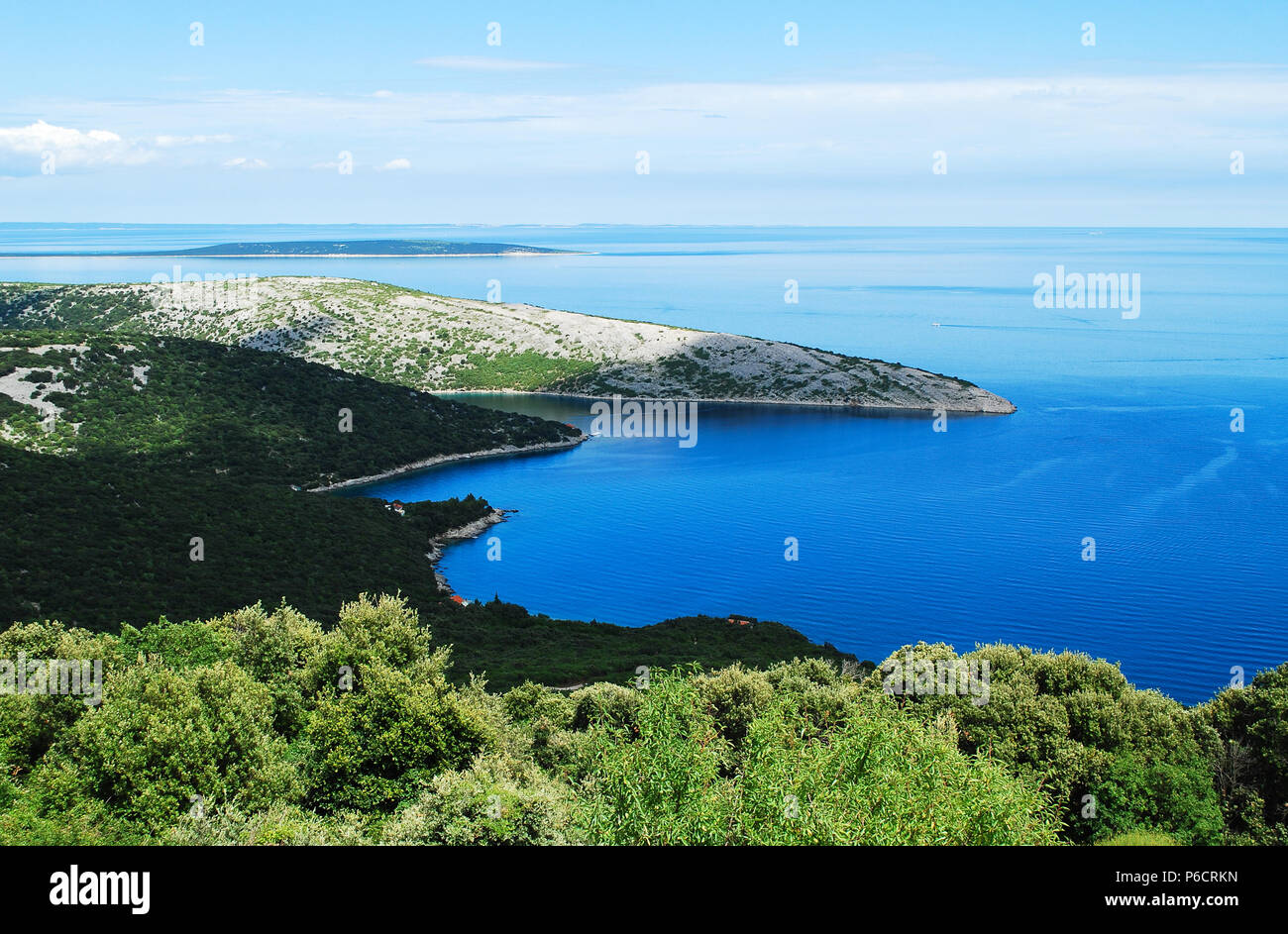 La splendida costa dell'isola di Cherso in Croazia Foto Stock
