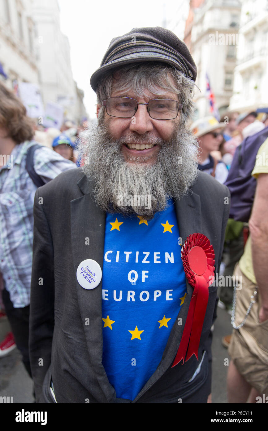 Voto popolare anti-Brexit protesta: 100'000 marzo a Piazza del Parlamento il 23 giugno 2018, due anni dopo il referendum Brexit votazione. Foto Stock