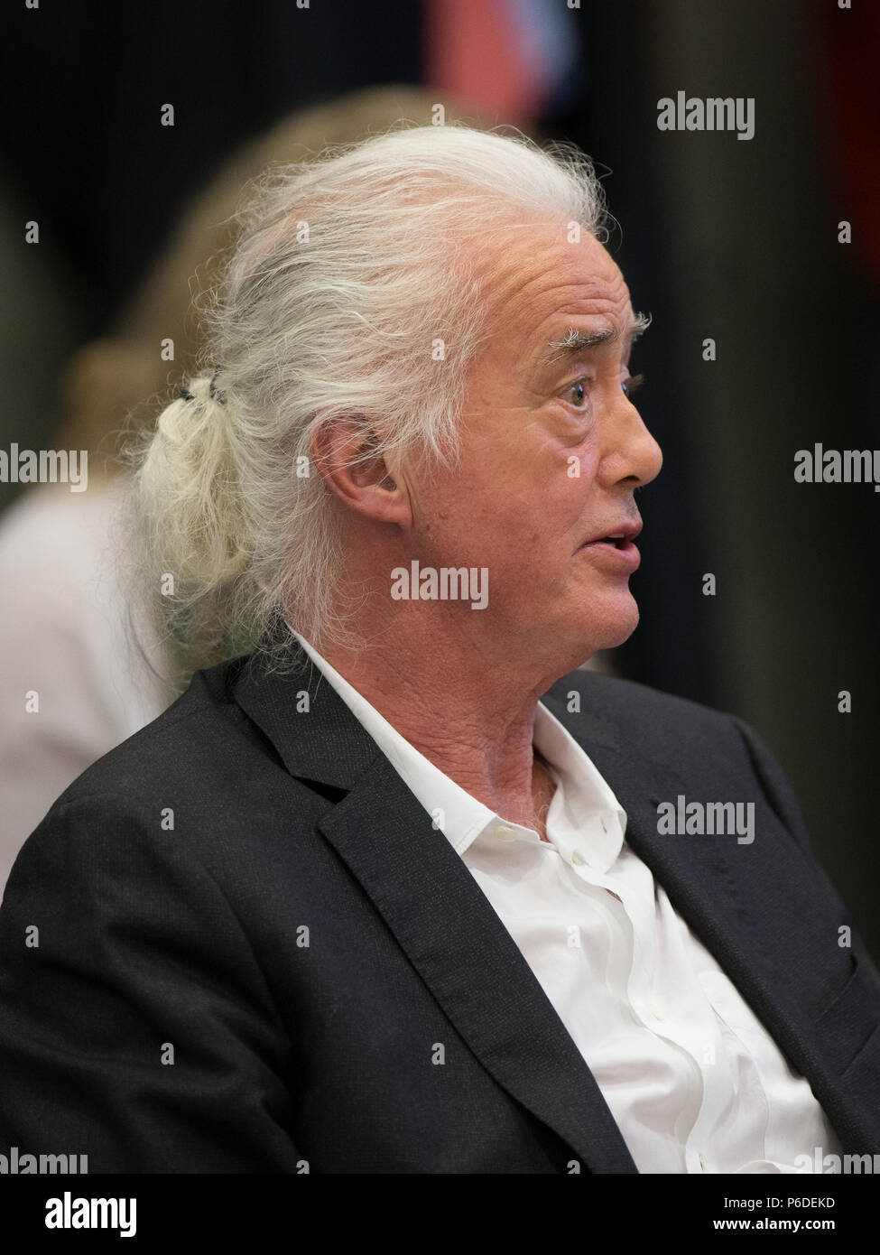 Led Zeppelin chitarrista Jimmy Page a Kensington e Chelsea Town Hall per parlare fuori contro un applicazione di pianificazione che crede possa pregiudicare la sua casa. Esso comporta una lunga faida con il prossimo Robbie Williams. Pagina ritiene lo sviluppo potrebbe minacciare il futuro del suo grado-che ho elencato la casa cittadina in stile gotico. Dotato di: Jimmy Page Dove: London, England, Regno Unito quando: 29 maggio 2018 Credit: Wheatley/WENN Foto Stock