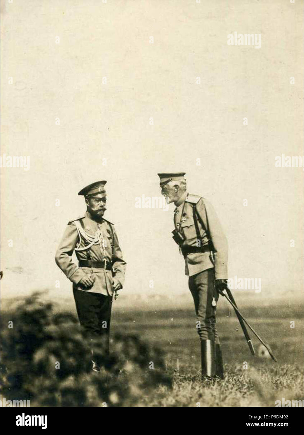 Nicholas II e il Granduca Nicholas Nikolaevich della Russia (1856-1929); da una cartolina (retromarcia vedere le versioni) . 1914 64 Nicholas II e il Granduca Nicholas Nikolaevich Foto Stock