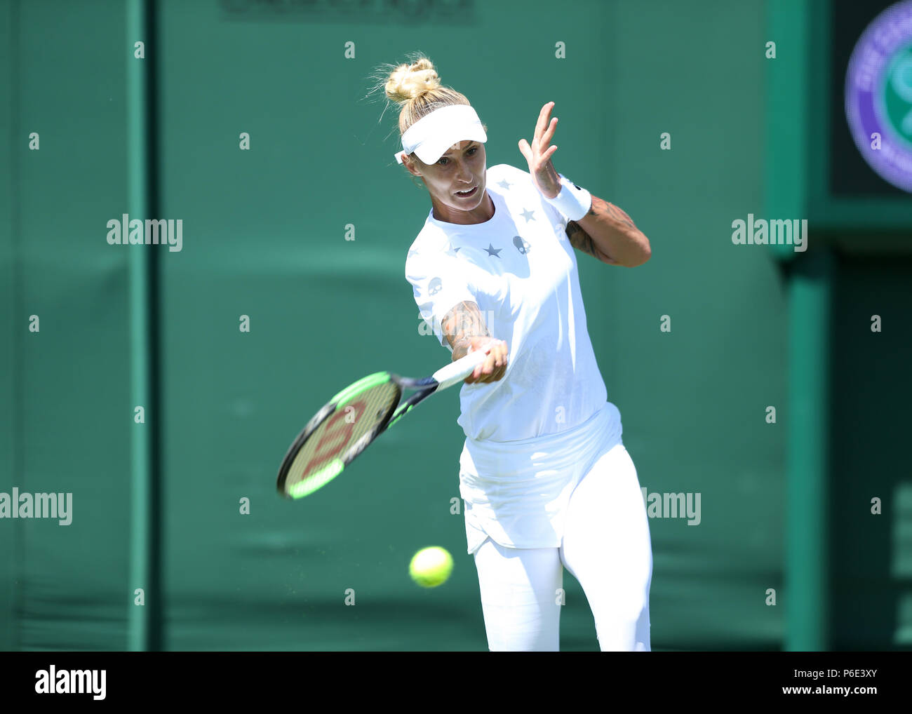 Londra, UK, 30 giugno 2018, tutti England Lawn Tennis e Croquet Club di Londra, Inghilterra; Wimbledon Tennis campionati, player pratiche e sessioni multimediali; Polona Hercog (SVN) con un diretti shot durante la sessione di pratica Credit: Azione Plus immagini di sport/Alamy Live News Foto Stock