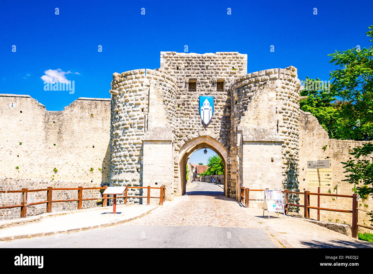 Il medievale cinta fortificata fu costruita nel XIII secolo a Provins, Francia Foto Stock
