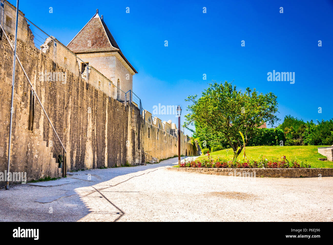 Il medievale cinta fortificata fu costruita nel XIII secolo a Provins, Francia Foto Stock