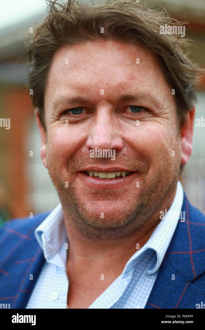 James Martin ha ritratto alla mostra dei fiori di Chelsea di RHS il 21 maggio 2018. Il famoso chef ha dato il consenso verbale per questa fotografia da scattare. Pagina del portfolio Russell Moore. Foto Stock