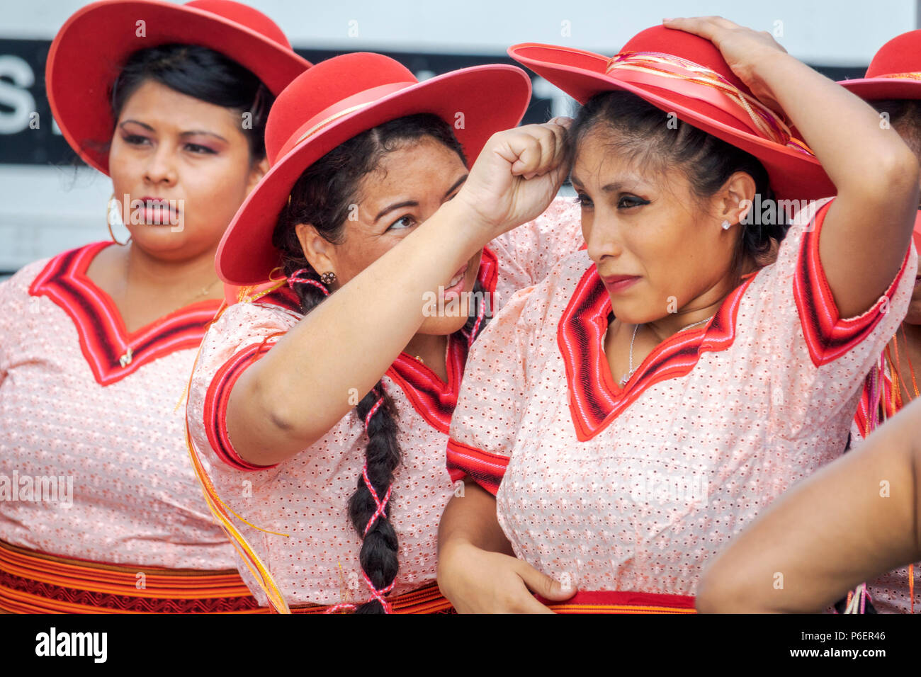 Miami Florida,Miami-Dade Expo Center Fairgrounds Tamiami Park,Junta Hispana Hispana Festival,donne latino-americane donne,ballerina,traditio Foto Stock