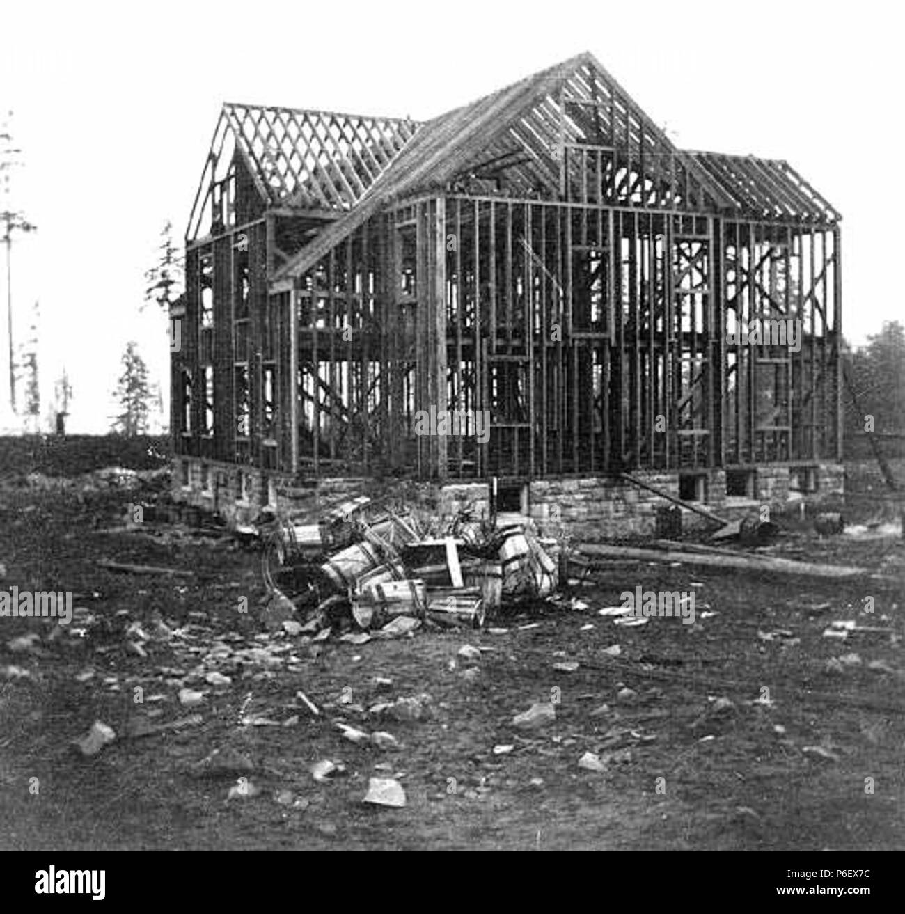 . Inglese: costruzione di tenente di quarti, Fort Lawton, Washington, 25 ottobre 1898 . Inglese: Testo da Kiehl log: Il tenente di quarti incorniciato. Ottobre 25, 1898. Album 2.186 soggetti (LCTGM): ufficiali' quarti--Washington (stato)--Seattle soggetti (LCSH): Fort Lawton (Seattle, Washington); Stati Uniti. Esercito--Caserme e quarti; basi militari--Washington (stato)--Seattle concetti: la guerra e il militare . 1898 11 Costruzione di tenente di quarti, Fort Lawton, Washington, 25 ottobre 1898 (KIEHL 58) Foto Stock