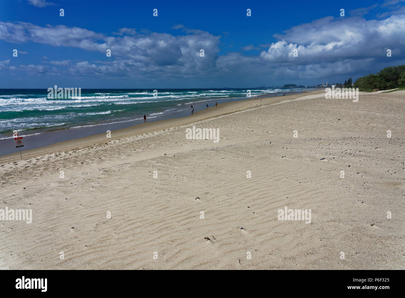Broadbeach Australia - Marzo 13, 2018: Spiaggia. Broadbeach è un sobborgo della città di Gold Coast, Queensland, Australia. Al censimento 2011, Broadbeach Foto Stock