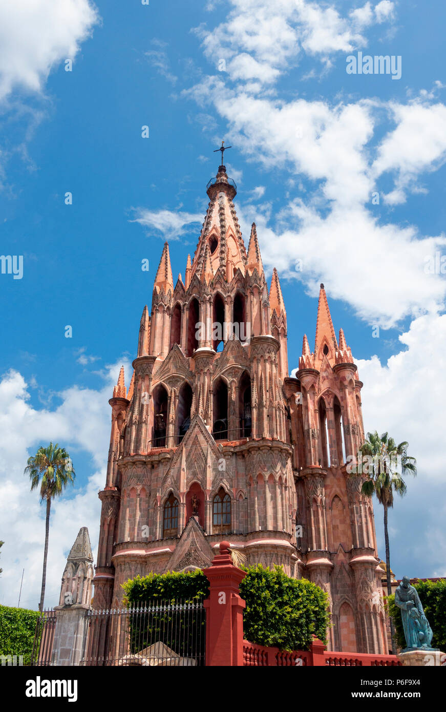 Parroquia de San Miguel Arcángel San Miguel de Allede Foto Stock