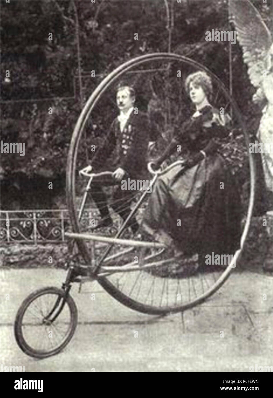 1900 oder 1901 Karl Jatho Riesen-Sociable-Zweirad Tandem Excelsior Gebr. Forcke Hannover-List. Foto Stock