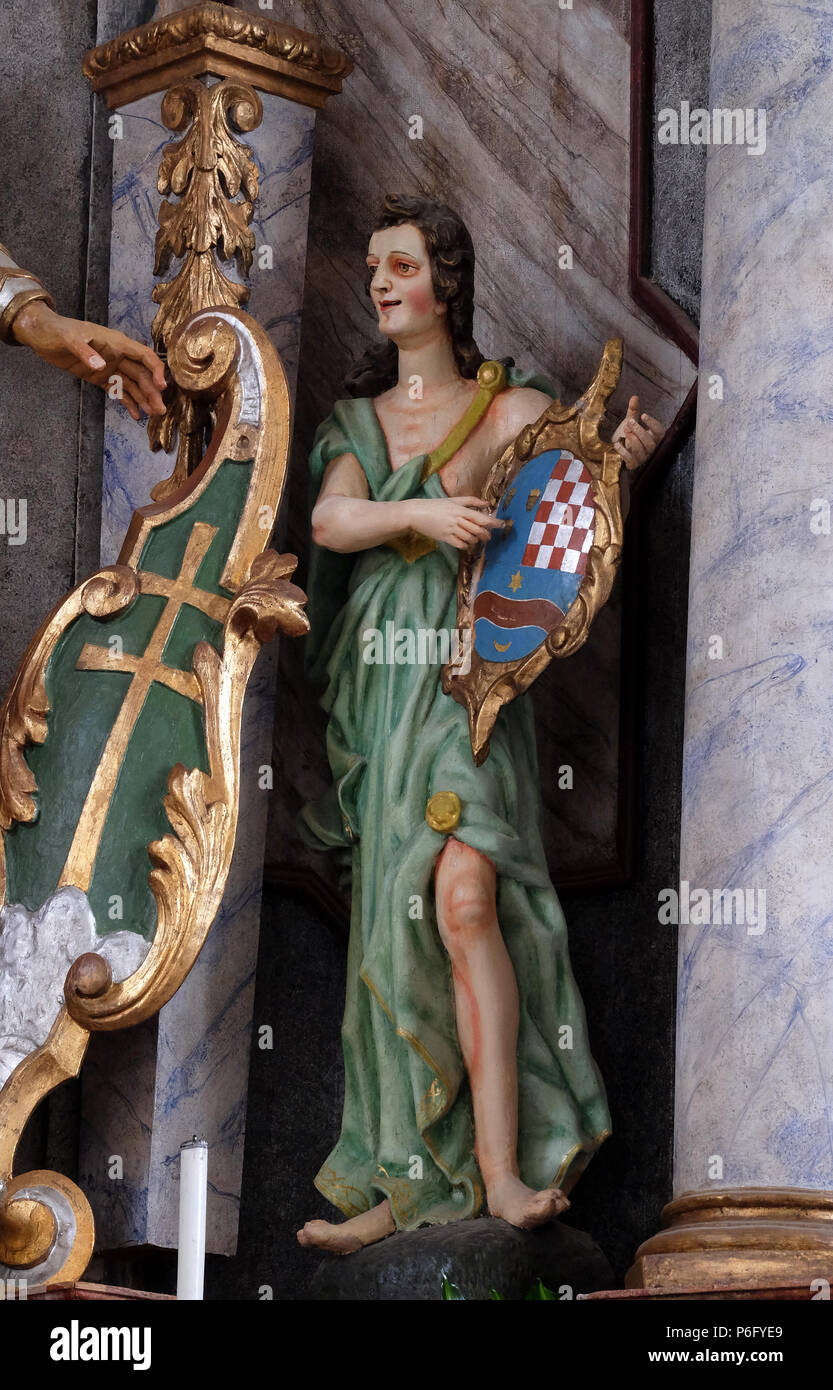 Statua di Angelo sull altare principale nella chiesa dell Assunzione della Vergine Maria in Pokupsko, Croazia Foto Stock