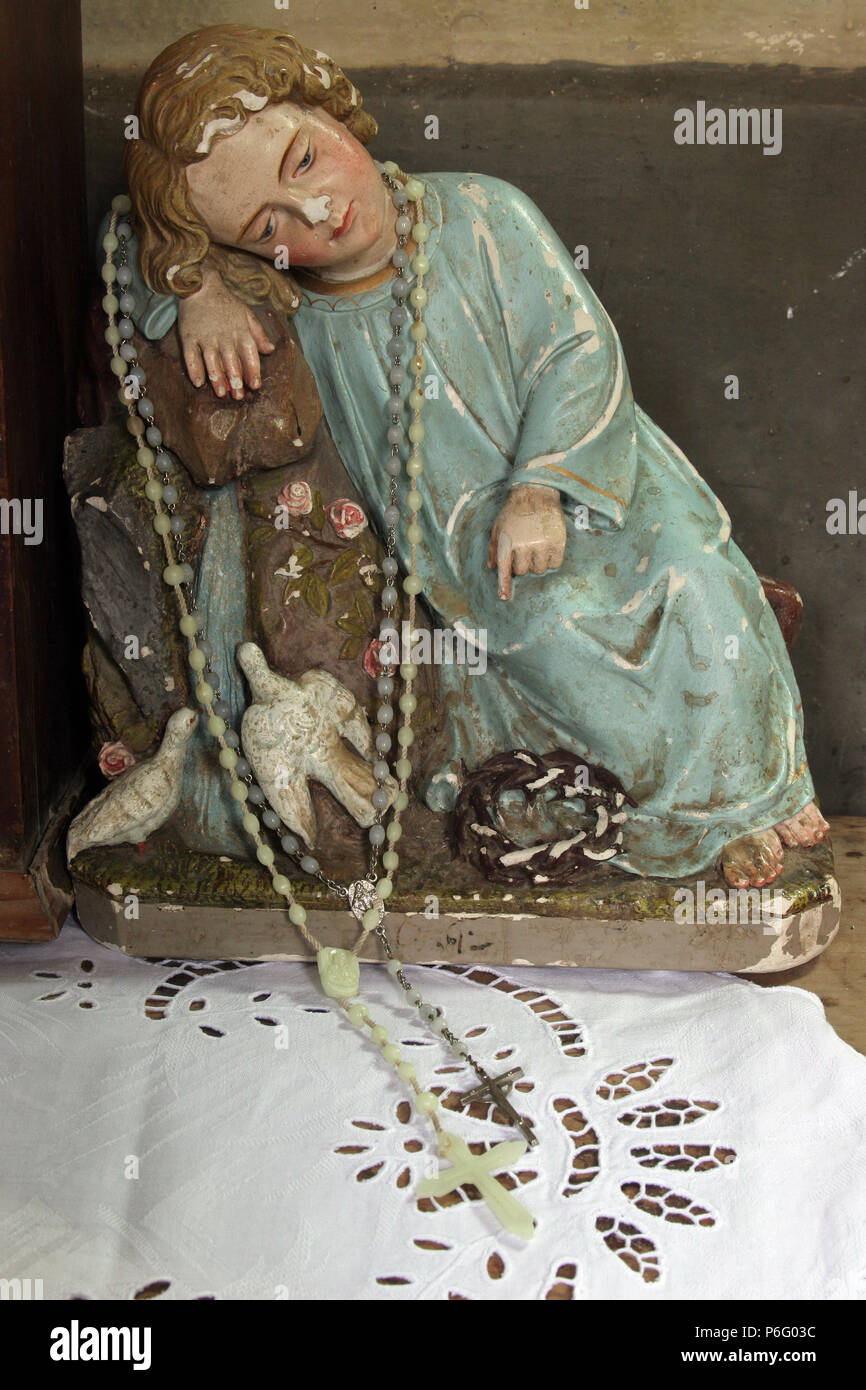 Angelo, statua sull'altare della Santa Chiesa Eliah in Lipnik, Croazia Foto Stock