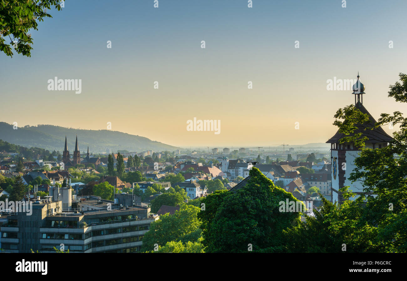 Germania, storica città sveva di gate di Freiburg im Breisgau Foto Stock