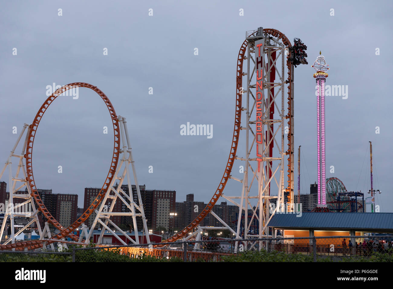 La tecnologia Thunderbolt. Il luna park di Coney Island. La città di New York, Stati Uniti d'America Foto Stock