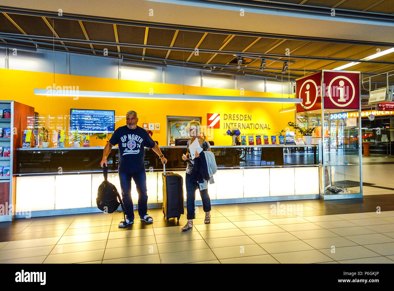 Persone Aeroporto di Dresda, Sassonia, Germania Foto Stock